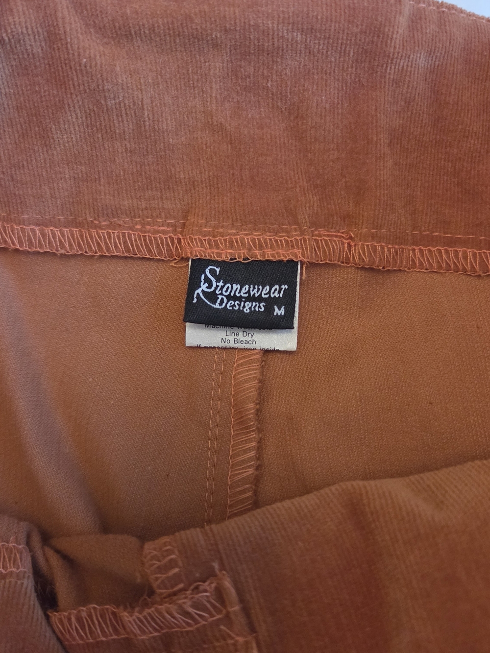 ladies Terracotta velour capri Pants